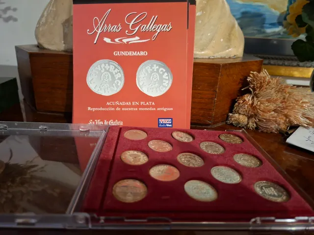 Lote 2 jarrones plata lazo