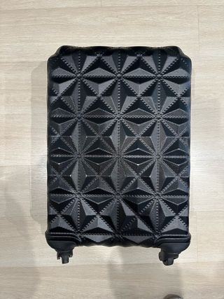 Maleta pequeña negra