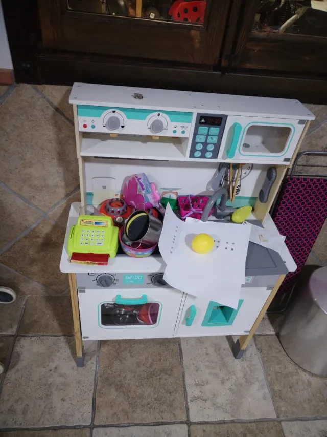 Cocina de juguete de madera