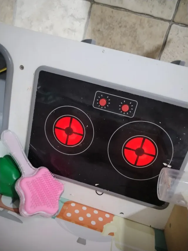 Cocina de juguete de madera