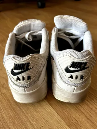 Tênis Nike Air Max Preto e Branco
