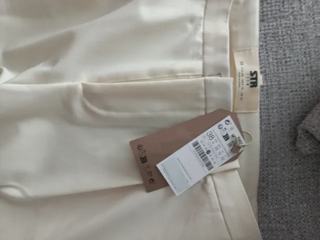 Pantalón vestir color crudo talla 38