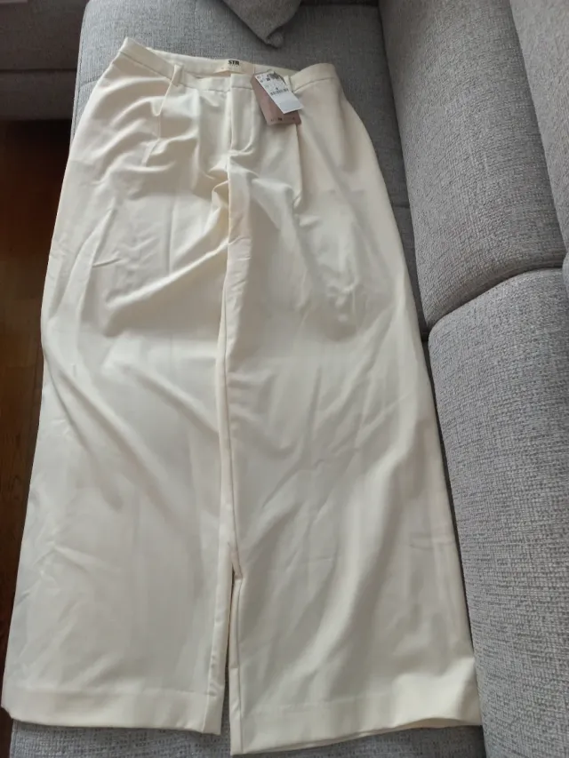 Pantalón vestir color crudo talla 38