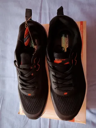 Zapatillas Skechers Negras 