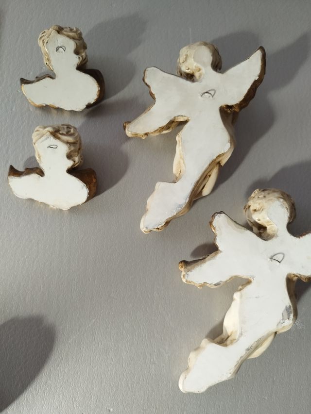 En venta estos angelitos de yeso 