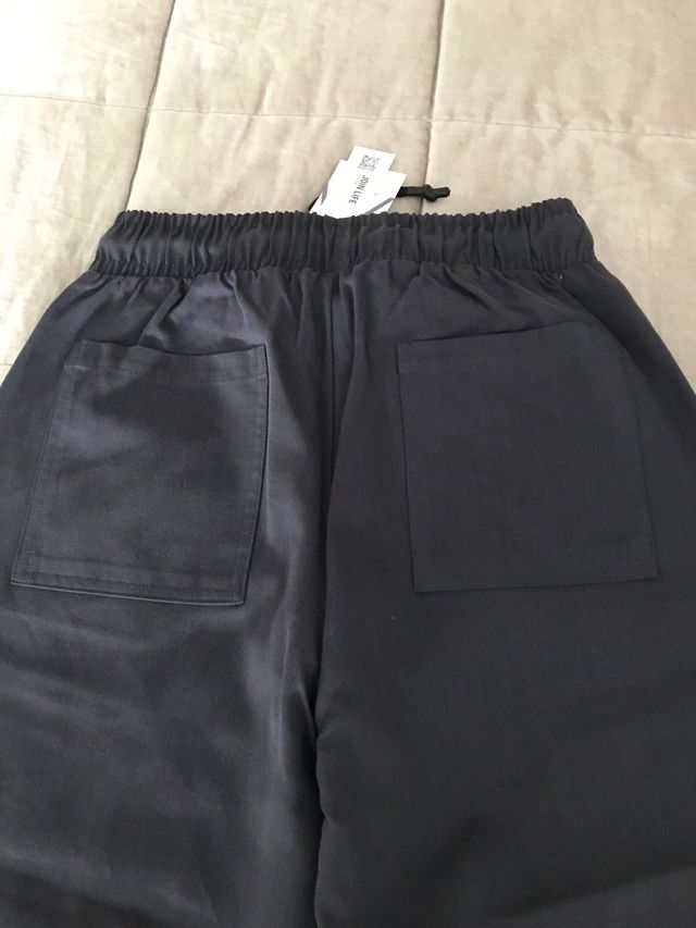 Pantalón ZARA gris talla M con etiqueta