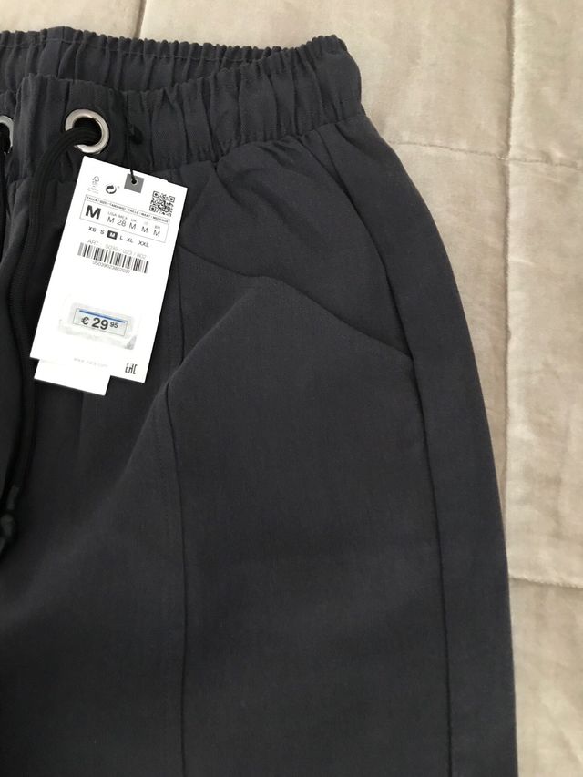 Pantalón ZARA gris talla M con etiqueta