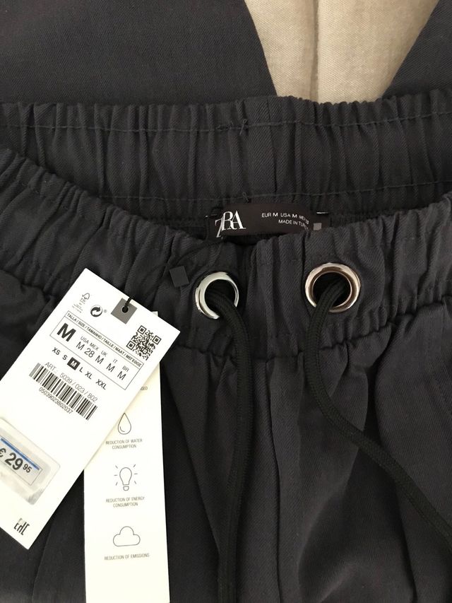 Pantalón ZARA gris talla M con etiqueta