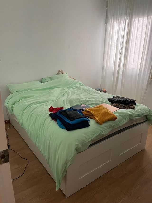 Cama Brimnes Ikea con colchón