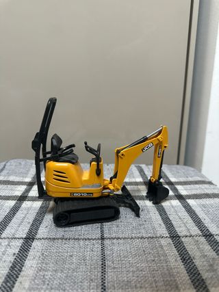 Mini escavatore JCB 8010 CTS giallo