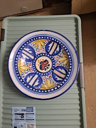 Plato decorativo pintado a mano