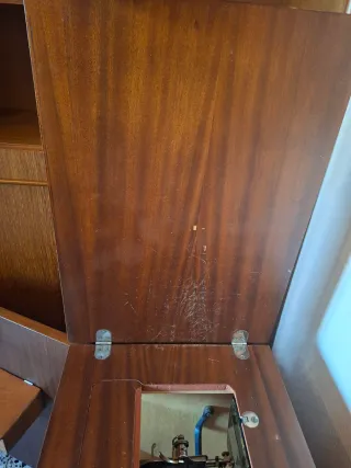 Máquina de coser Alfa con mueble de madera