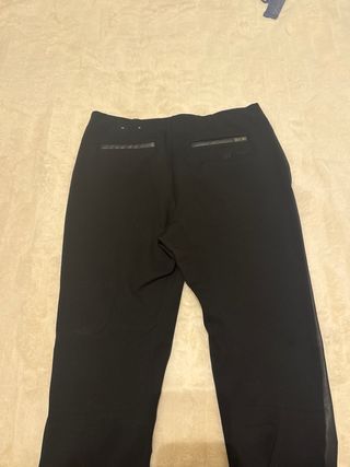 Pantalón efecto piel negro