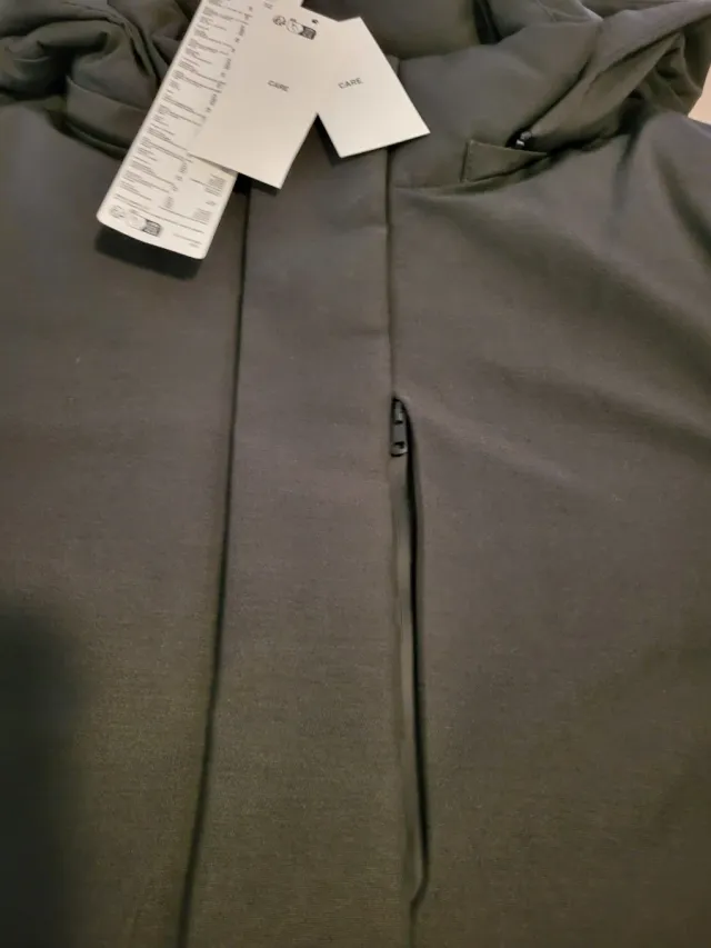 Abrigo Uniqlo plumón verde XS-S.