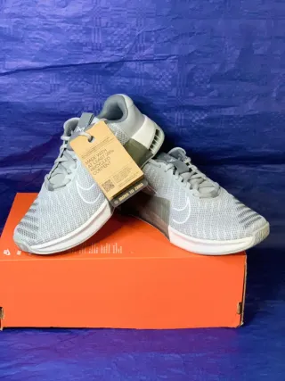 Nike Metcon 9 Scarpe da Ginnastica Grigio/Bianco