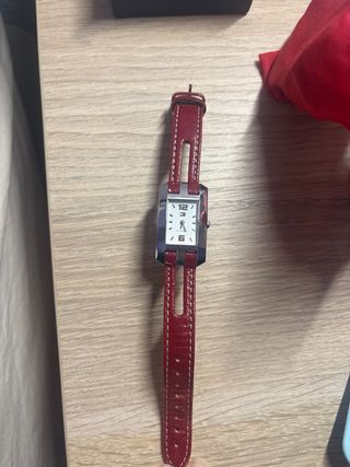 Reloj Tommy Hilfiger Correa Roja y Plata