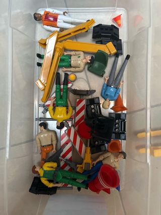 Lotto personaggi e accessori cantiere