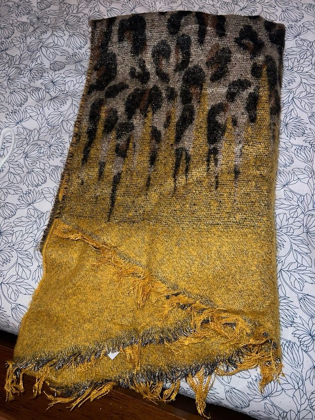 Sciarpa Coveri Collection leopardata e gialla