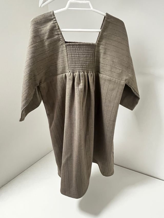 Vestido niña 4 años marrón con rayas verdes.