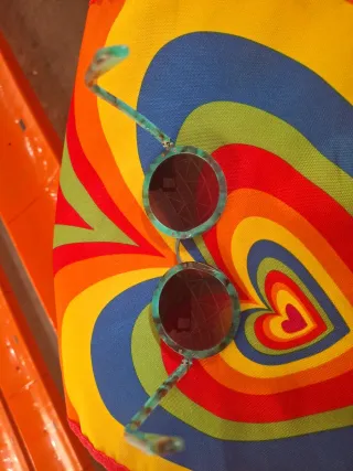 Gafas de sol redondas multicolor y turquesa