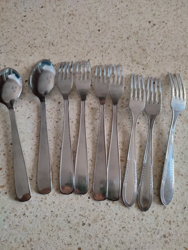 Set 2 cucchiai e 7 forchette in acciaio inox