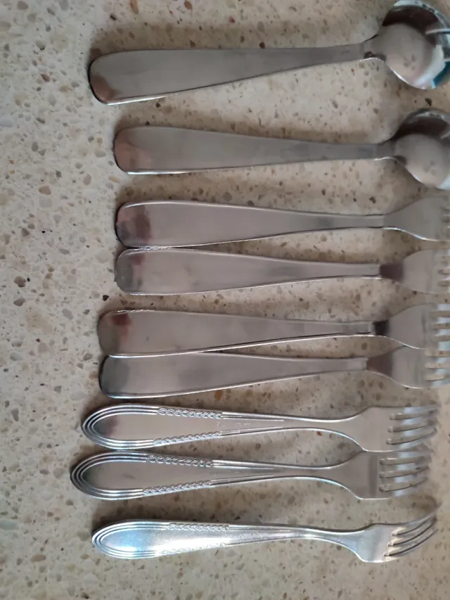 Set 2 cucchiai e 7 forchette in acciaio inox