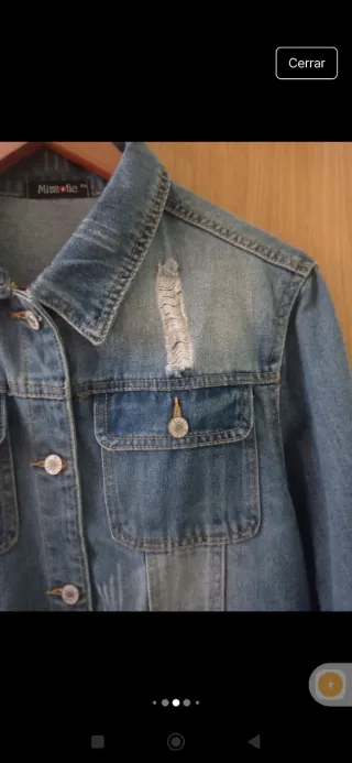 Cazadora vaquera mujer, estilo desgastado