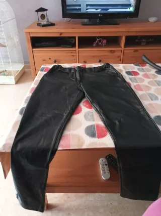 Pantalones de piel negros Talla M