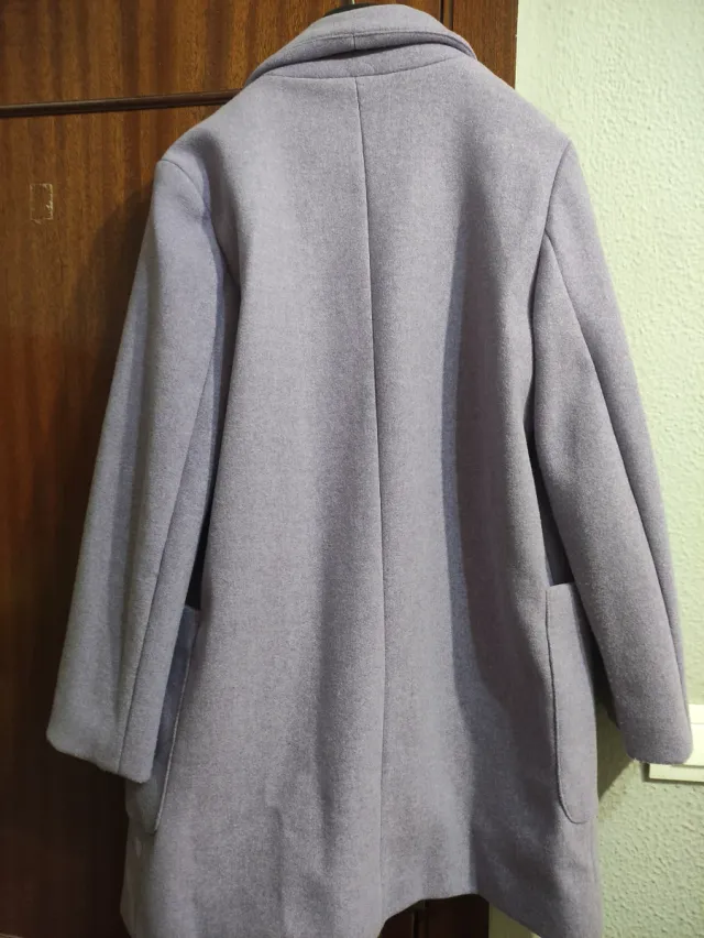 Abrigo corto de mujer oversize en lila