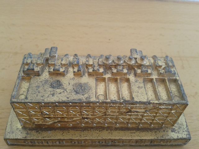 SACAPUNTAS PLAYME CENTRE GEORGES POMPIDOU