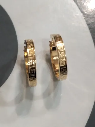 Pendientes de aro unisex de oro nuevos