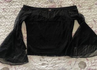 Top Guess Negro Manga Acampanada Talla M