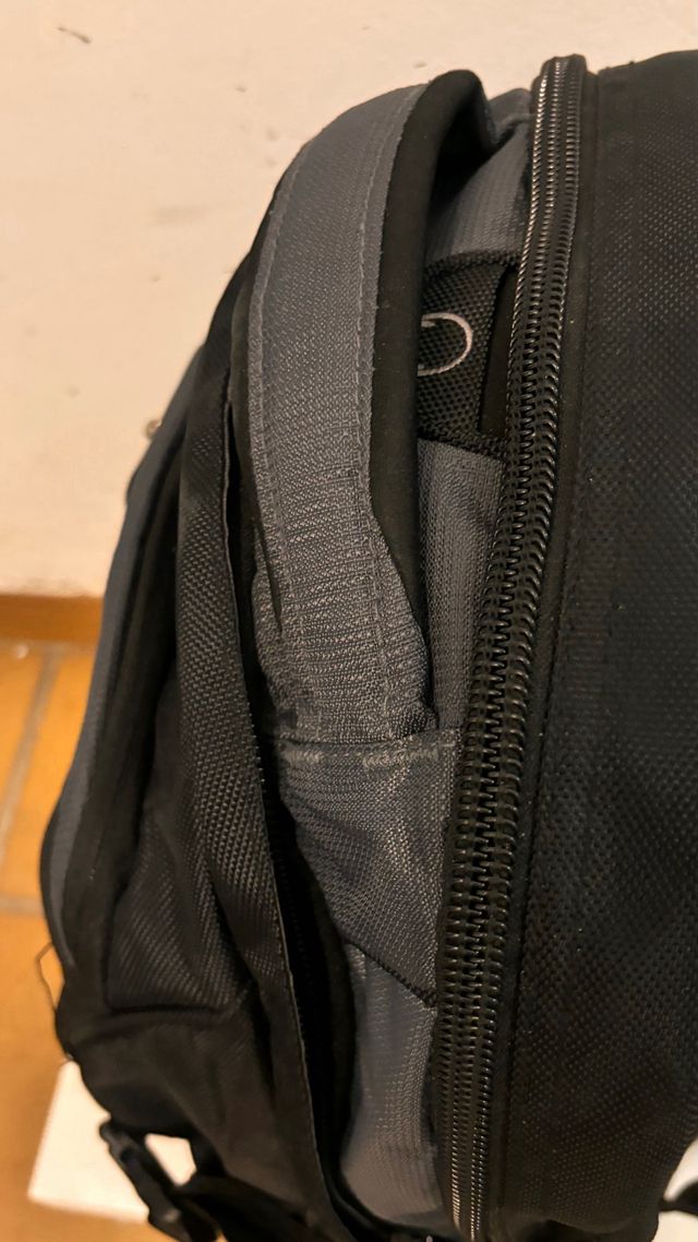 Mochila Wenger Negra y Gris