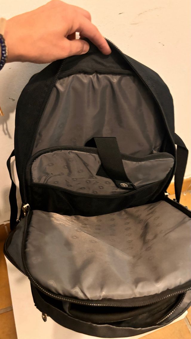 Mochila Wenger Negra y Gris