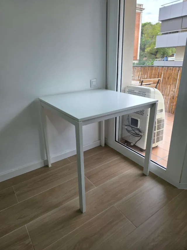 Mesa 74x74  IKEA VIHALS + 2 sillas STEFAN