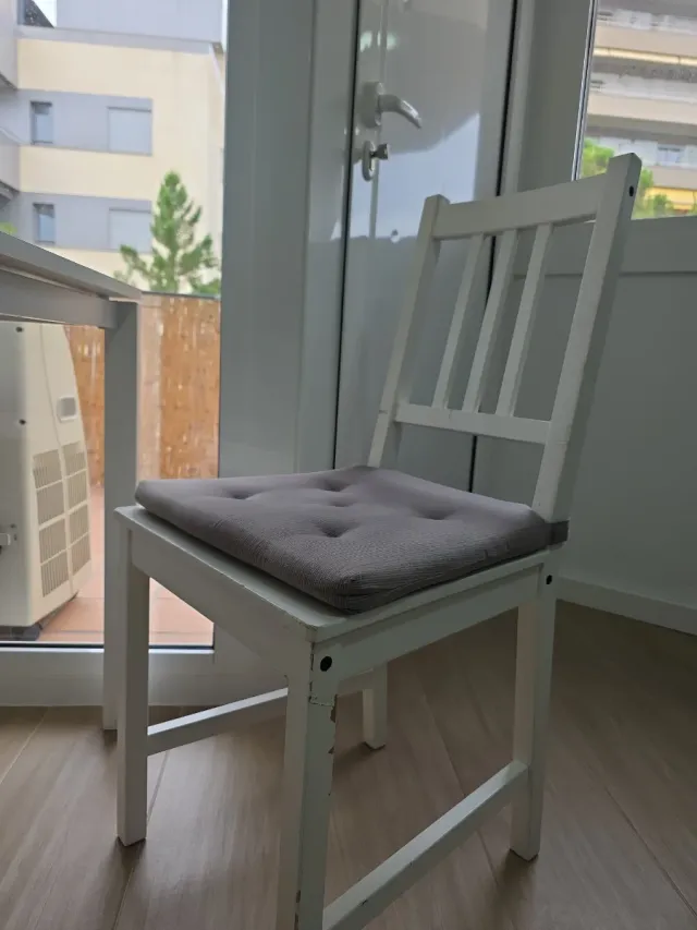 Mesa 74x74  IKEA VIHALS + 2 sillas STEFAN