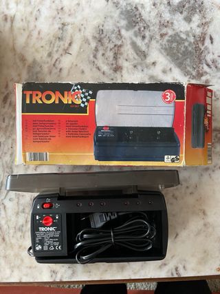 Cargador universal Tronic pilas Ni-Cd/Ni-MH