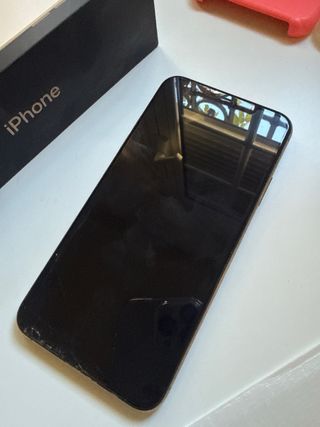 iPhone 11 Pro Max + 6 custodie + 3 cristalli