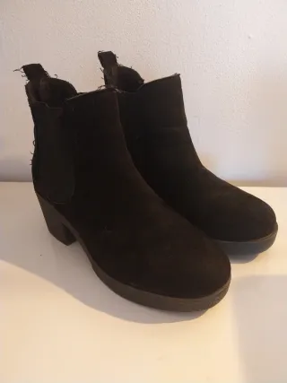 Botines negros tacón