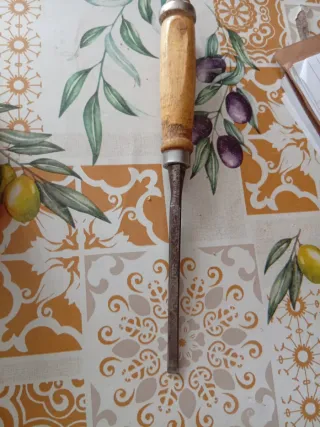 Formón 6mm y martillo