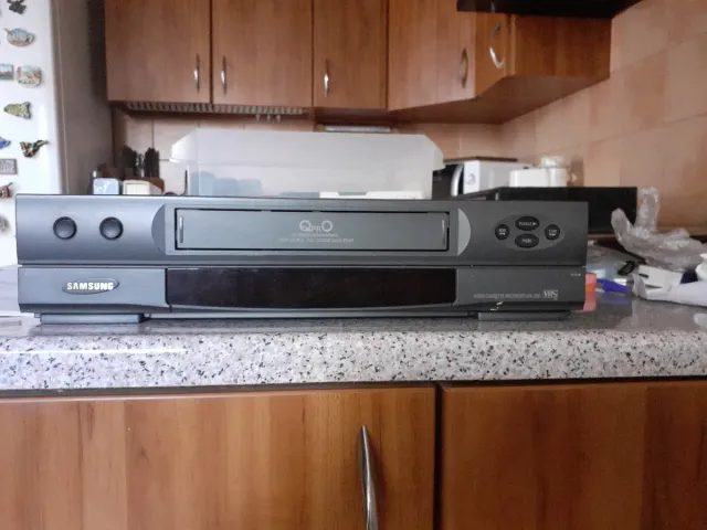 Reproductor de videocasete Samsung+ algunas cintas