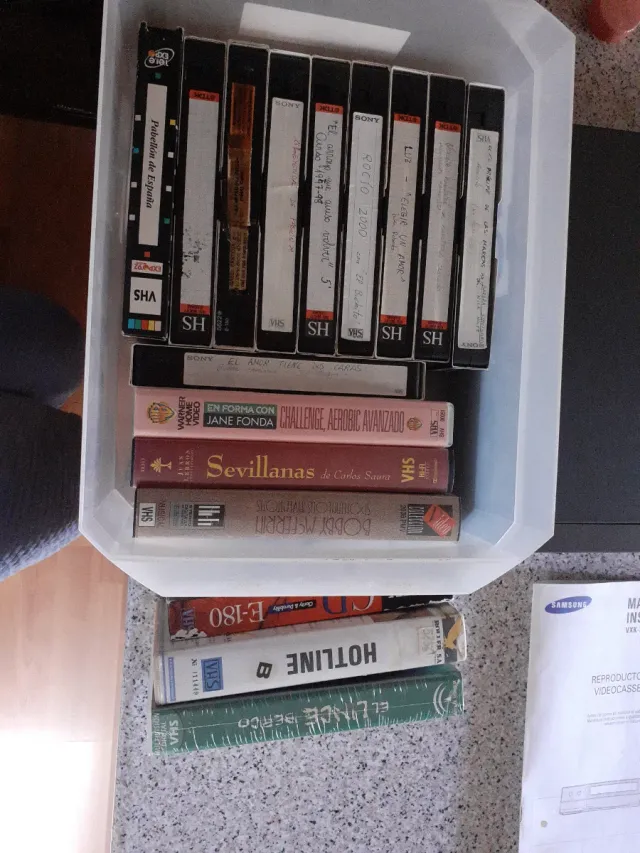 Reproductor de videocasete Samsung+ algunas cintas