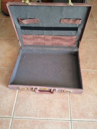 Maletín ejecutivo piel vegana Nishica