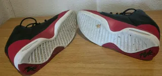 Zapatillas Jordan Talla 42 Negras y Rojas