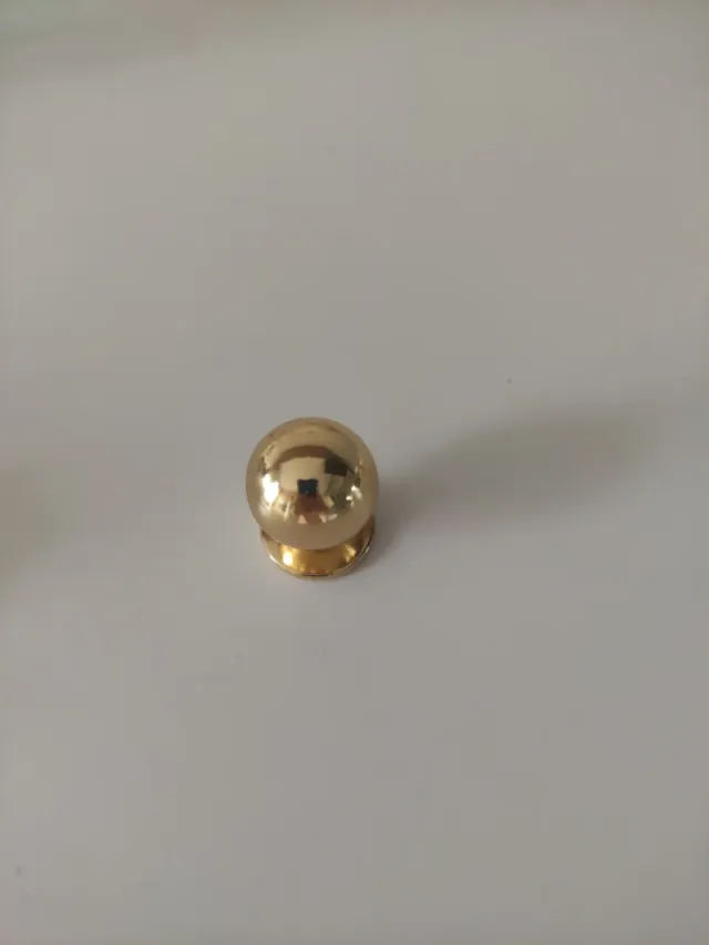 Tiradores dorados para armario/cajón