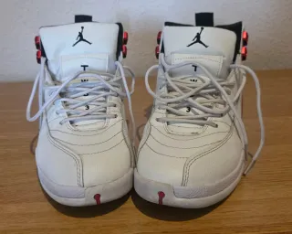 Zapatillas Jordan Talla 42 Blancas y Rojas