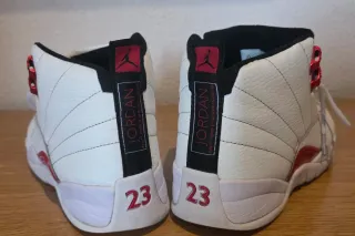 Zapatillas Jordan Talla 42 Blancas y Rojas