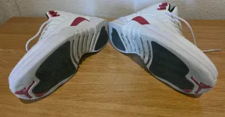 Zapatillas Jordan Talla 42 Blancas y Rojas