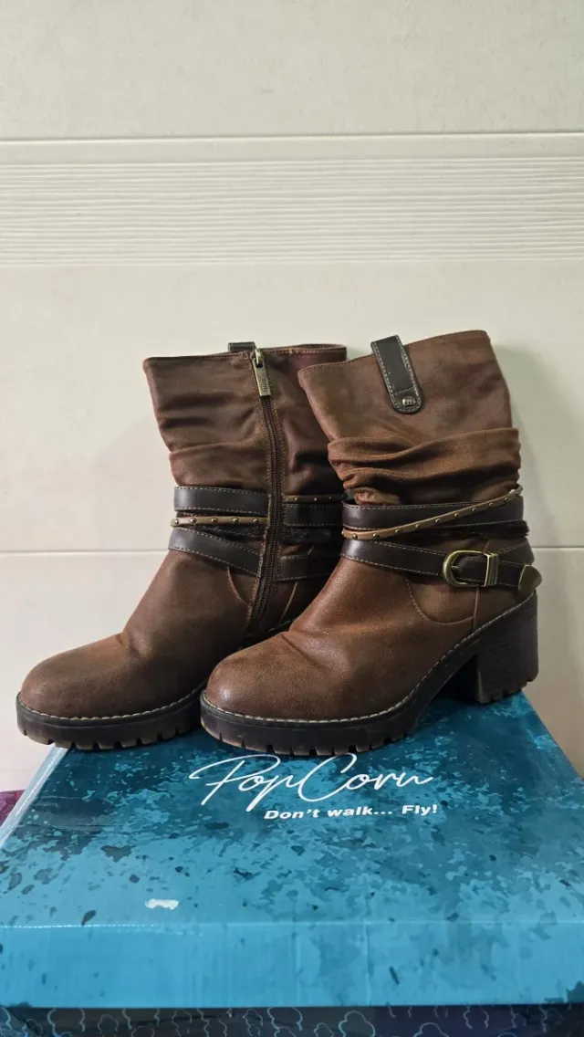 Botines Mustang Talla 39 Marrones