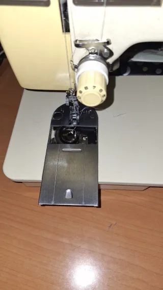 Máquina de coser Singer 1247